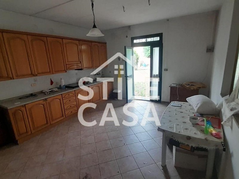 Casa Indipendente in Vendita a Castelfranco di Sotto, zona Orentano, 180'000€, 225 m², con Box