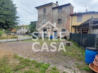 Casa Indipendente in Vendita a Castelfranco di Sotto, zona Orentano, 180'000&euro;, 225 m², con Box