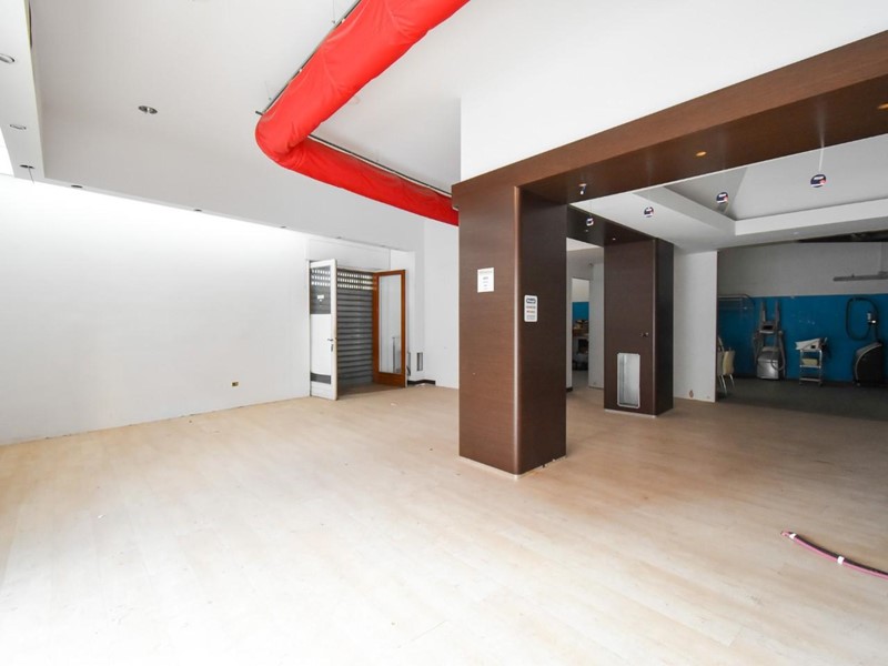 Immobile commerciale in Vendita a Lecce, 115'000€, 140 m²