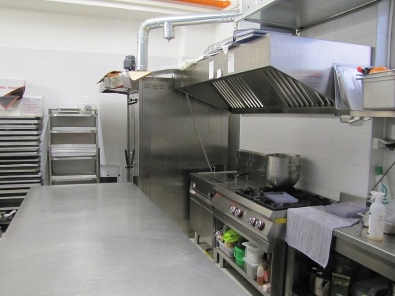 Attività commerciale in Vendita a Palermo, 210'000€, 80 m²