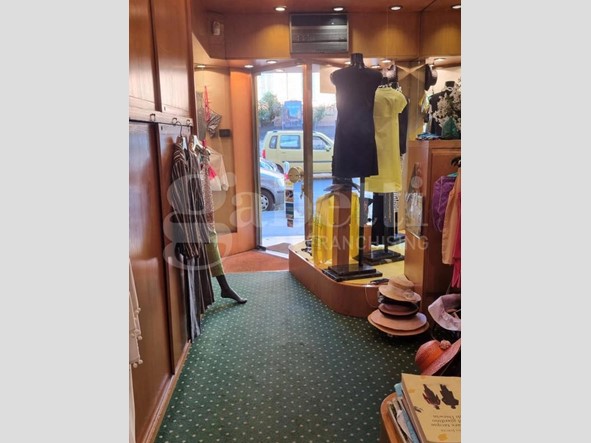 Negozio in Affitto a Roma, 800&euro;, 30 m²