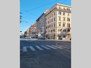 Negozio in Affitto a Roma, 800&euro;, 30 m²