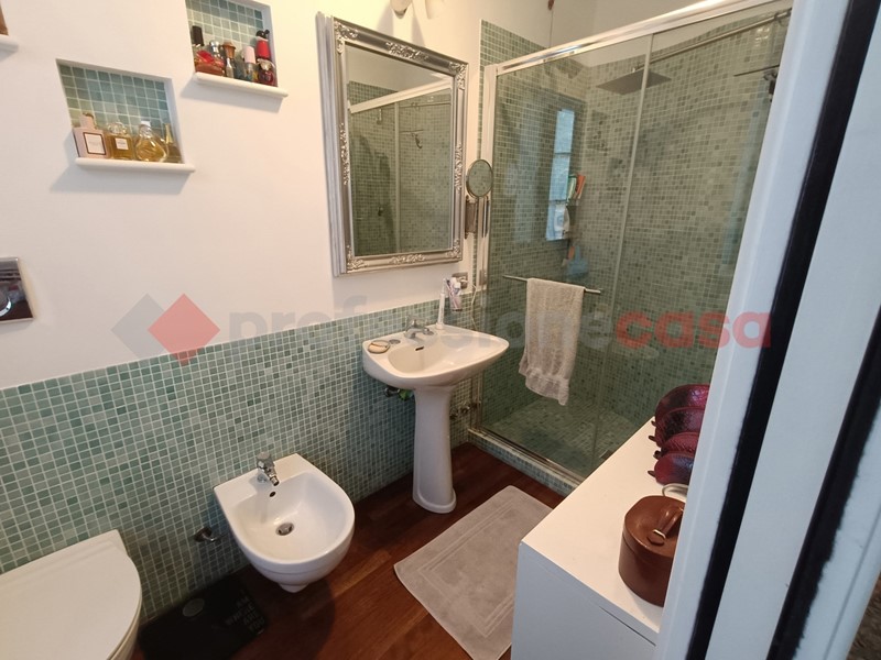 Villa in Vendita a Busto Garolfo, 395'000€, 245 m²