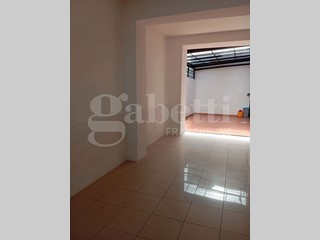 Magazzino in Affitto a Viagrande, 470€, 60 m²