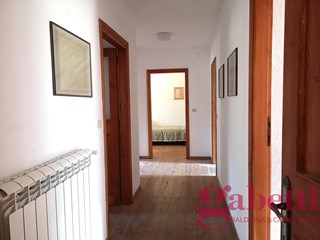 Villa in Vendita a Rocca di Mezzo, 290'000€, 300 m²