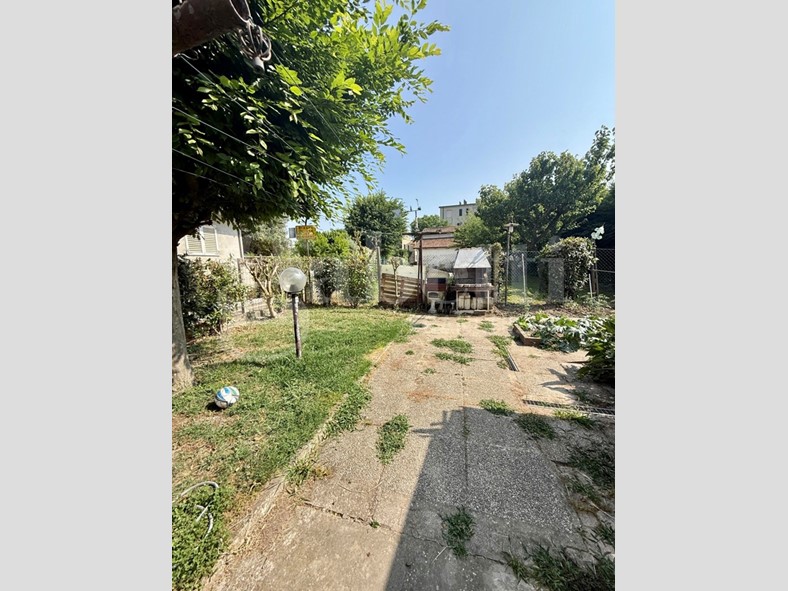 Casa Indipendente in Vendita a Rovigo, 150'000€, 125 m², arredato, con Box