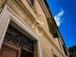 Appartamento in Vendita a Jesi, zona ZONA 1B, 259'000€, 592 m²