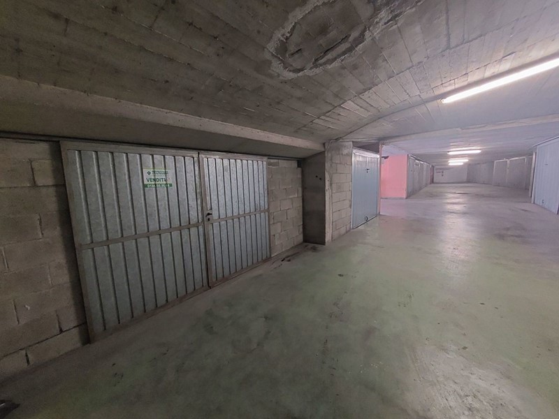 Capannone in Vendita a Sanremo, zona Centro, 13'000€, 21 m²