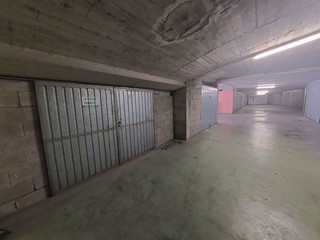 Capannone in Vendita a Sanremo, zona Centro, 13'000€, 21 m²