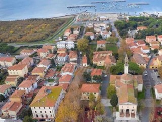 Trilocale in Affitto a Rosignano Marittimo, zona Vada, 1'050€, 70 m², arredato