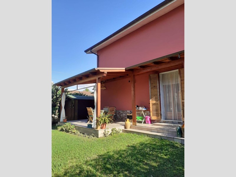 Casa Semi Indipendente in Affitto a Ameglia, 1'100&euro;, 83 m², arredato