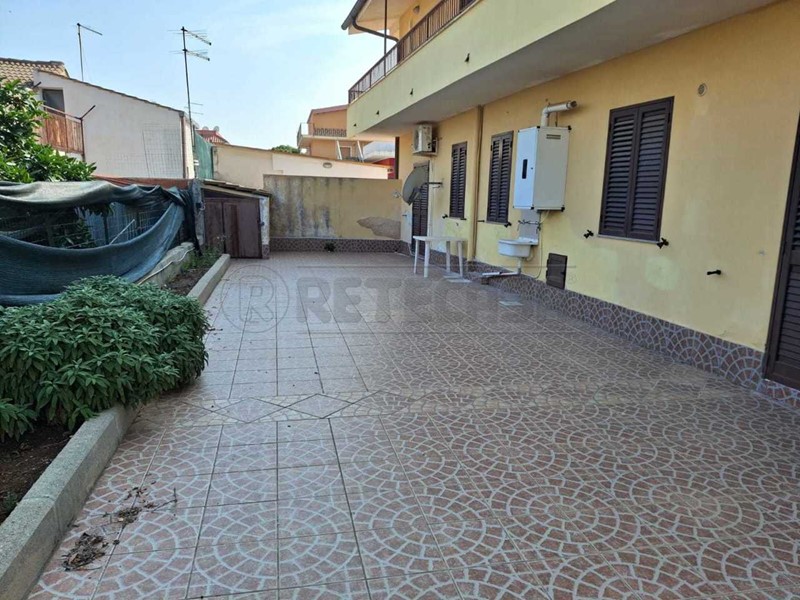 Villa in Vendita a Siracusa, 240'000&euro;, 170 m², con Box