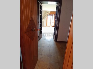 Appartamento in Vendita a Parabita, 90'000€, 170 m², con Box