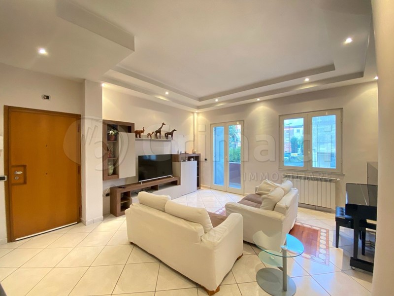 Quadrilocale in Vendita a Giugliano in Campania, 129'000€, 115 m²