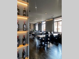 Immobile commerciale in Vendita a Luisago, 450'000&euro;, 280 m², arredato