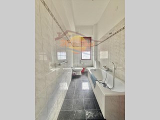 Appartamento in Vendita a Siracusa, zona Adda -Gelone - Borgata, 112'000&euro;, 137 m²