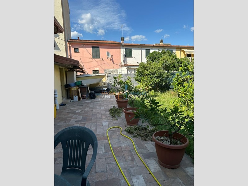 Trilocale in Affitto a Carrara, zona Marina Di Carrara, 1'300€, 55 m²