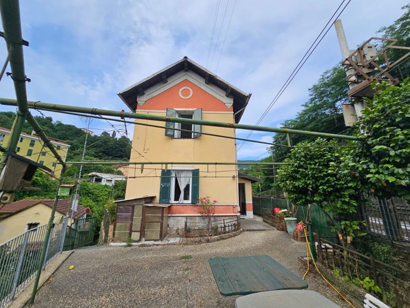 Casa Indipendente in Vendita a Serra Riccò, 48'000€, 93 m²