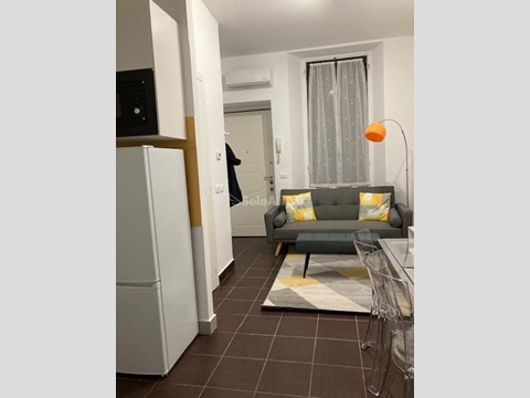 Bilocale in Affitto a Milano, zona Navigli Famagosta, 1'050€, 60 m², arredato