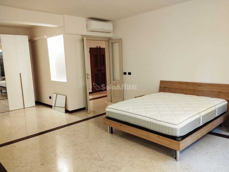 Stanza in Affitto a Modena, 360&euro;, 90 m²
