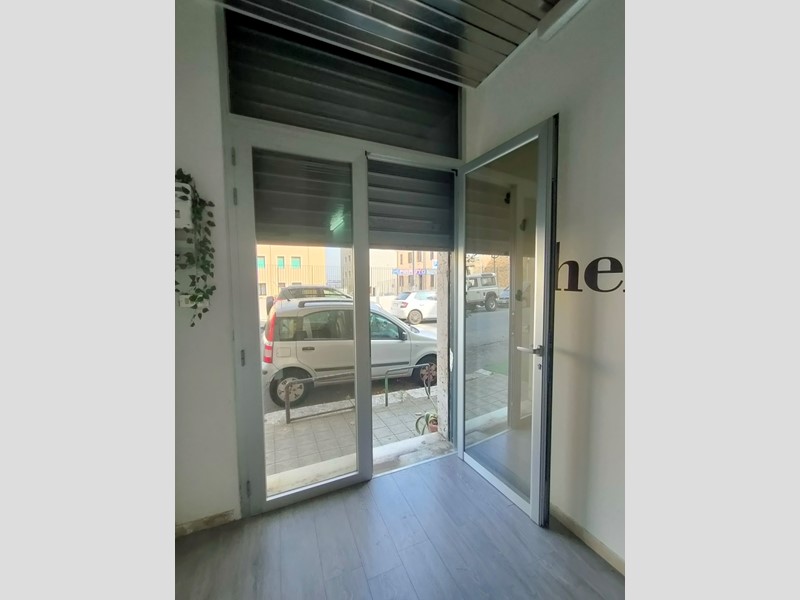 Immobile commerciale in Affitto a Reggio Calabria, 400€, 25 m²