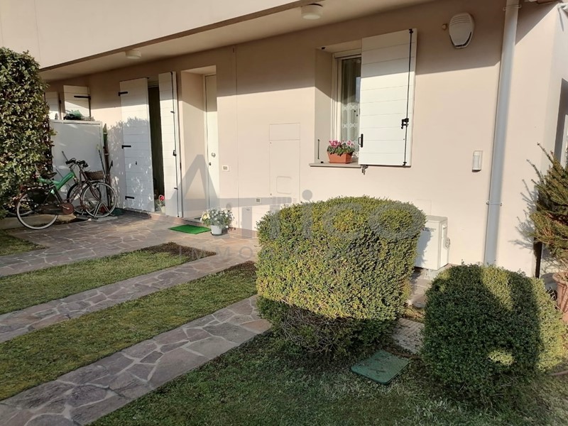 Quadrilocale in Vendita a Rovigo, zona S. Bortolo, 165'000&euro;, 70 m², arredato, con Box