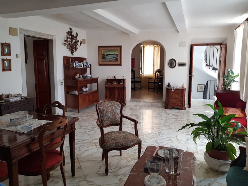 Casa Semi Indipendente in Vendita a Carrara, zona Fossola, 185'000€, 105 m²