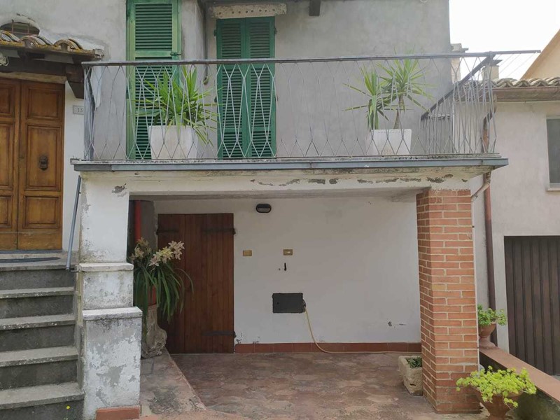 Casa Indipendente in Vendita a Guardea, 154'000&euro;, 230 m²