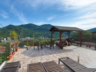 Appartamento in Vendita a Genova, zona Struppa, 235'000€, 82 m²