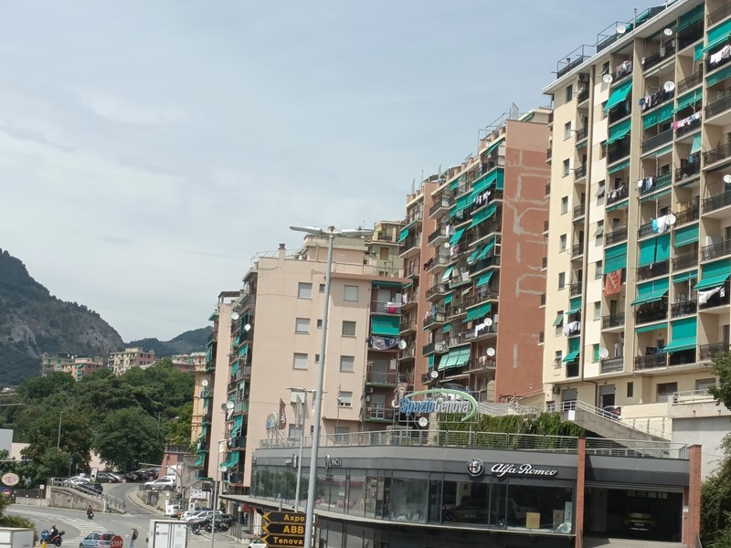Quadrilocale in Vendita a Genova, zona Sestri Ponente, 56'000€, 55 m²