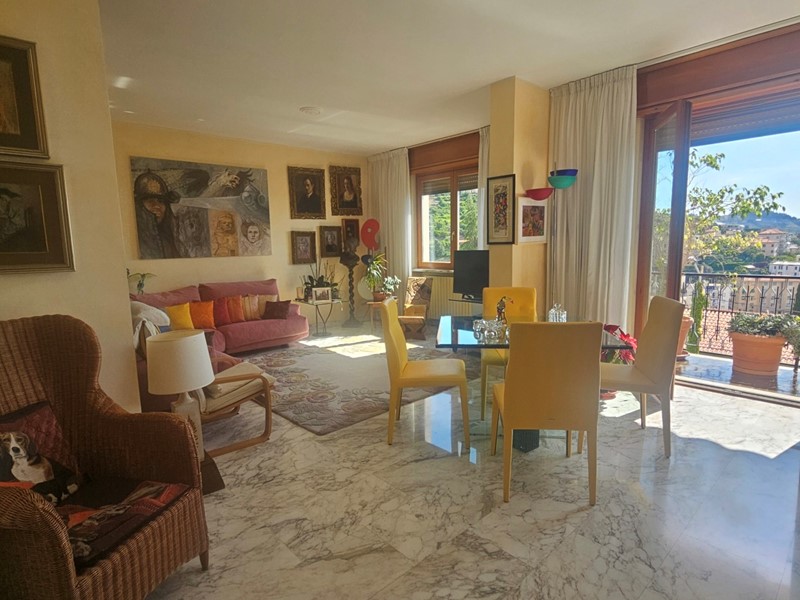 Quadrilocale in Vendita a Sanremo, 390'000€, 139 m²