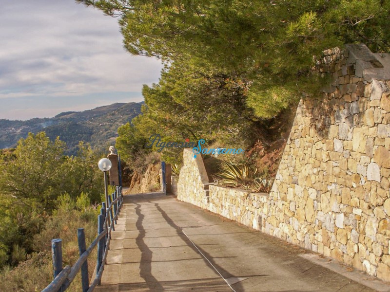 Casa Indipendente in Vendita a San Biagio della Cima, 800'000€, 320 m², con Box