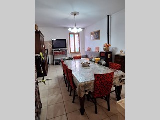 Appartamento in Vendita a Asciano, 120'000€, 80 m²