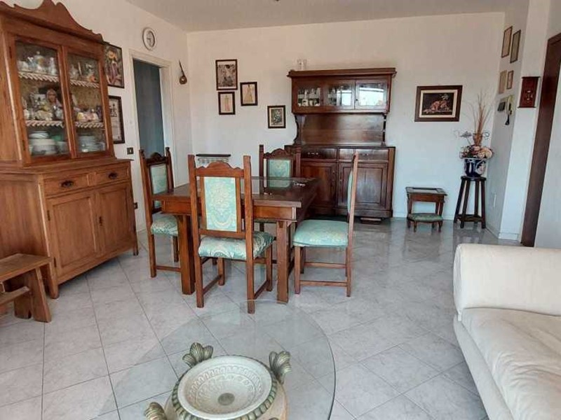 Appartamento in Vendita a Asciano, 125'000€, 105 m², con Box