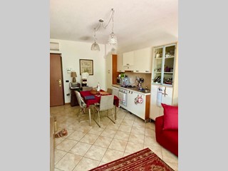 Trilocale in Vendita a Parma, zona Corcagnano, 135'000€, 64 m², arredato, con Box