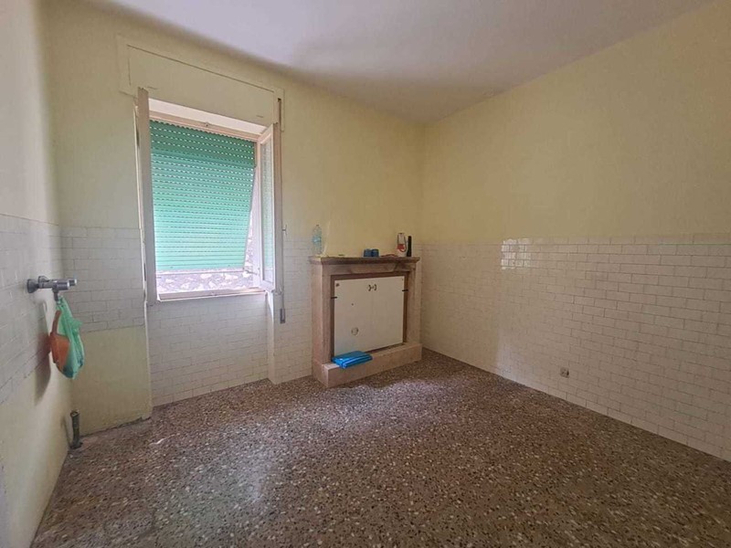 Casa Indipendente in Vendita a Guardea, 66'000&euro;, 210 m², con Box