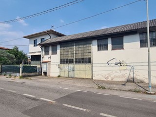 Capannone in Vendita a Borgosatollo, 140'000€, 303 m²