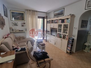 Appartamento in Vendita a Vicchio, 259'000€, 90 m², con Box