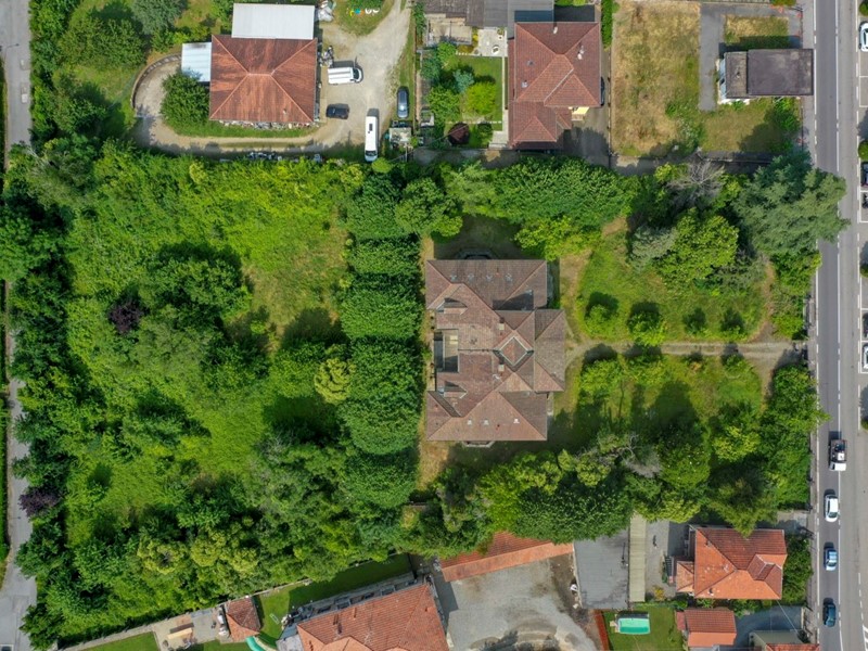 Casa Indipendente in Vendita a Cossato, 380'000€, 1600 m², con Box