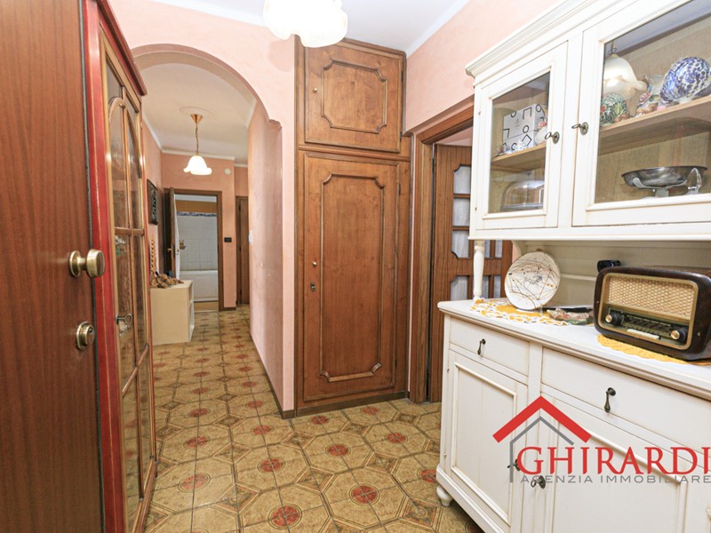 Appartamento in Vendita a Genova, zona Sestri Ponente, 185'000€, 108 m²