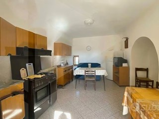 Appartamento in Vendita a Monopoli, zona COLLINA, 135'000€, 96 m²