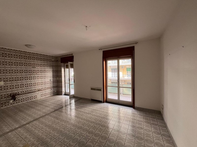 Trilocale in Vendita a Salerno, 270'000&euro;, 110 m²