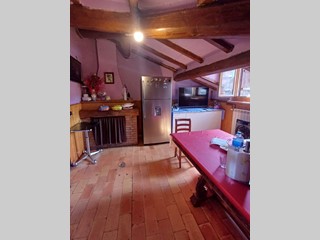 Appartamento in Vendita a Fornovo di Taro, 54'000&euro;, 102 m²