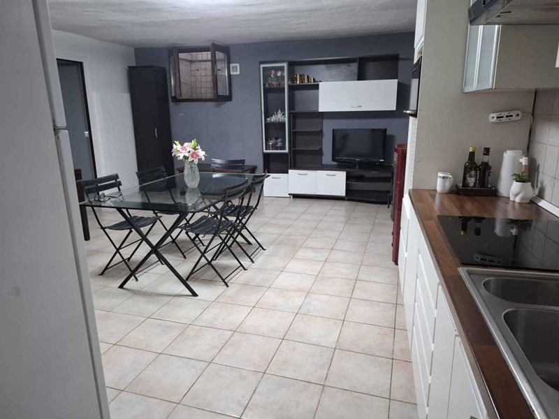 Immobile commerciale in Vendita a Cornaredo, 45'000€, 80 m²