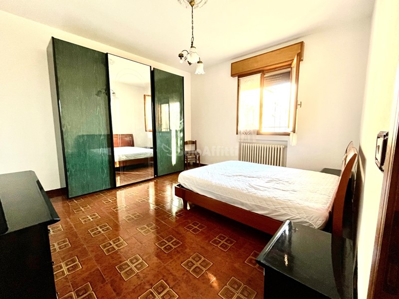 Stanza in Affitto a Carpi, zona San Marino, 400€, 95 m²