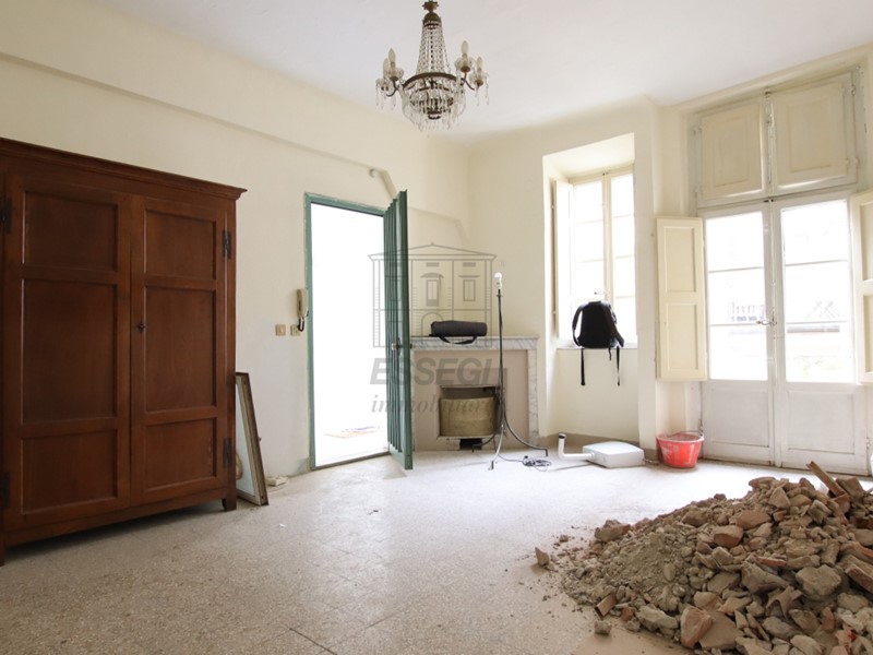 Appartamento in Vendita a Lucca, zona Centro storico, 348'000€, 170 m²