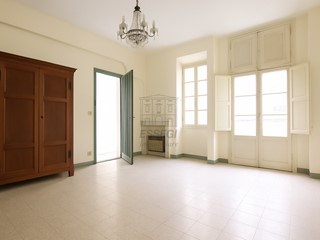 Appartamento in Vendita a Lucca, zona Centro storico, 348'000€, 170 m²