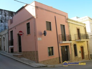 Casa Indipendente in Vendita a Pachino, 74'000€, 120 m²