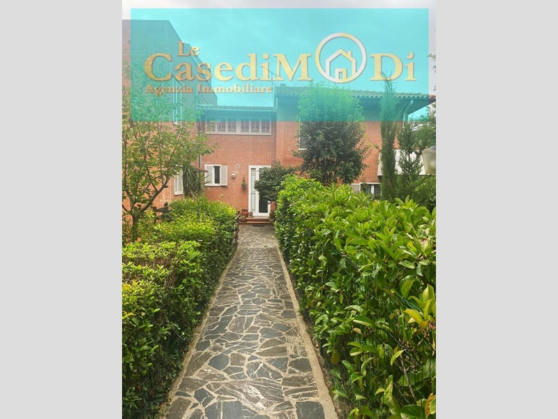 Casa Semi Indipendente in Vendita a Collesalvetti, zona Parrana San Martino, 275'000&euro;, 160 m², arredato, con Box