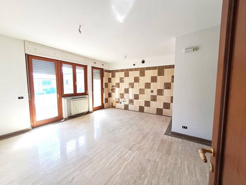 Trilocale in Affitto a Carrara, zona Marina di Carrara, 900€, 65 m²